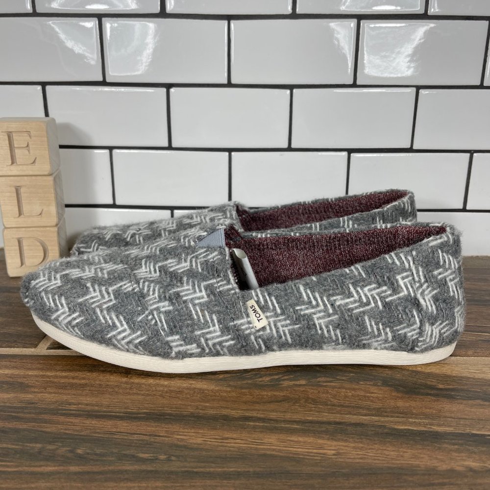 Toms Classic Women's Size 7.5 Shoes Gray White Comfort Slip On Alpargata Flat